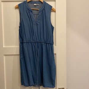 GAP Women’s Sleeveless Dress Size Medium